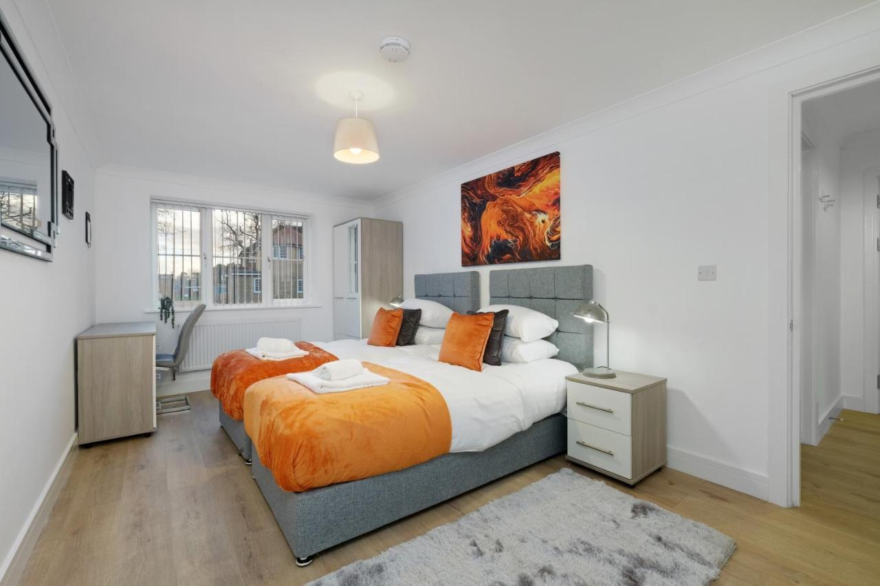 Pinewood Studios, Iver Slough Heathrow 1 & 2 Bedroom Apartments With Parking By Arista Living Esterno foto
