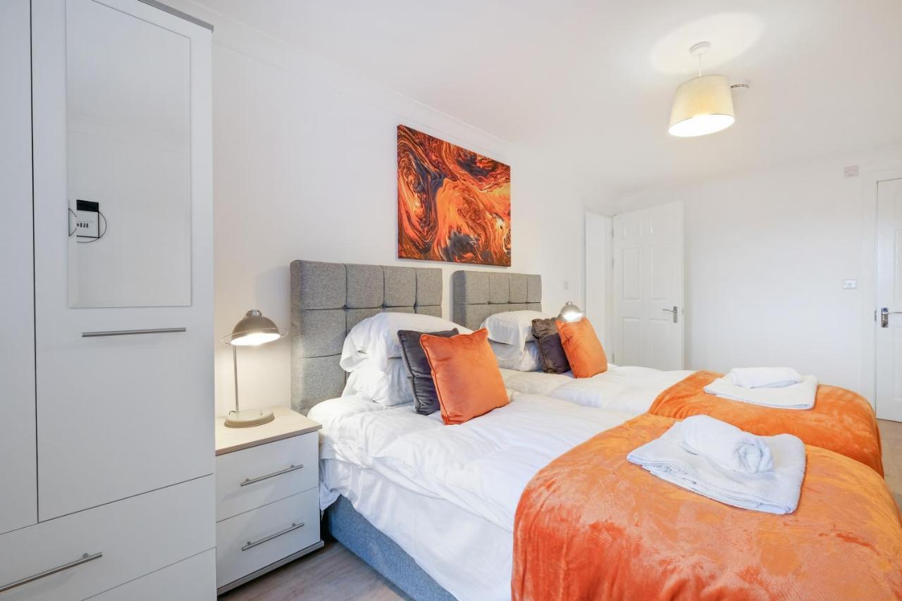 Pinewood Studios, Iver Slough Heathrow 1 & 2 Bedroom Apartments With Parking By Arista Living Esterno foto