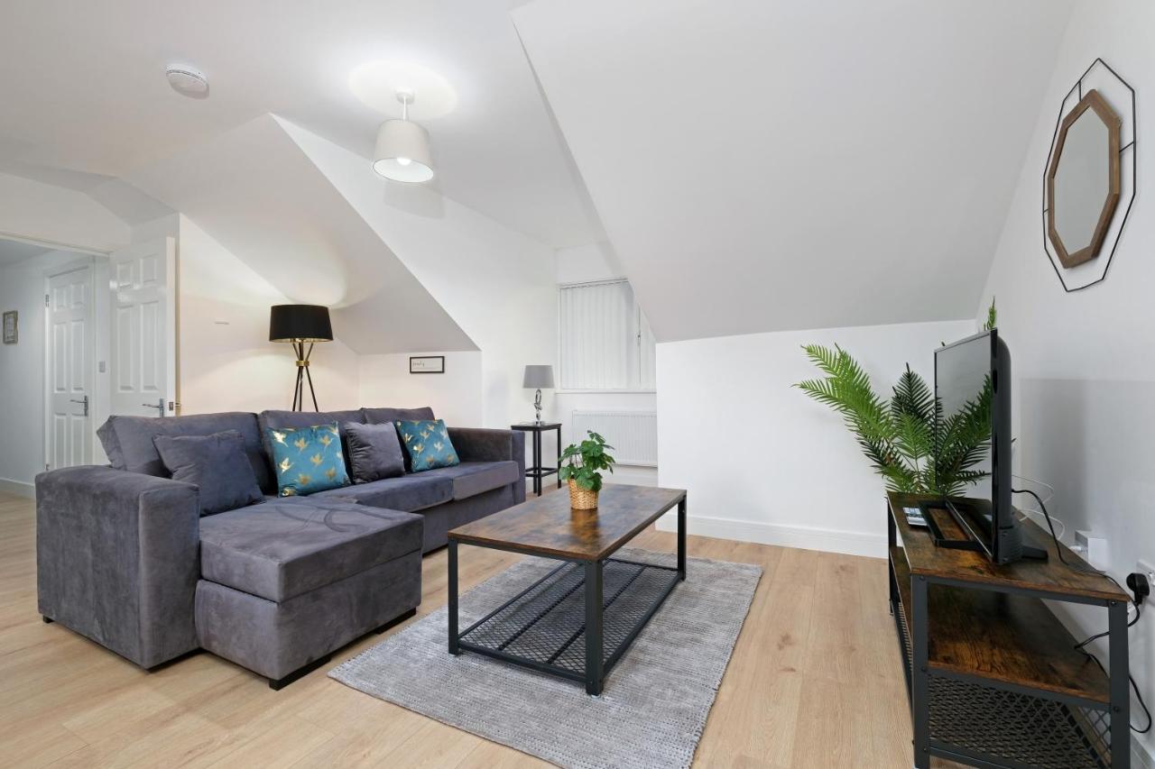 Pinewood Studios, Iver Slough Heathrow 1 & 2 Bedroom Apartments With Parking By Arista Living Esterno foto