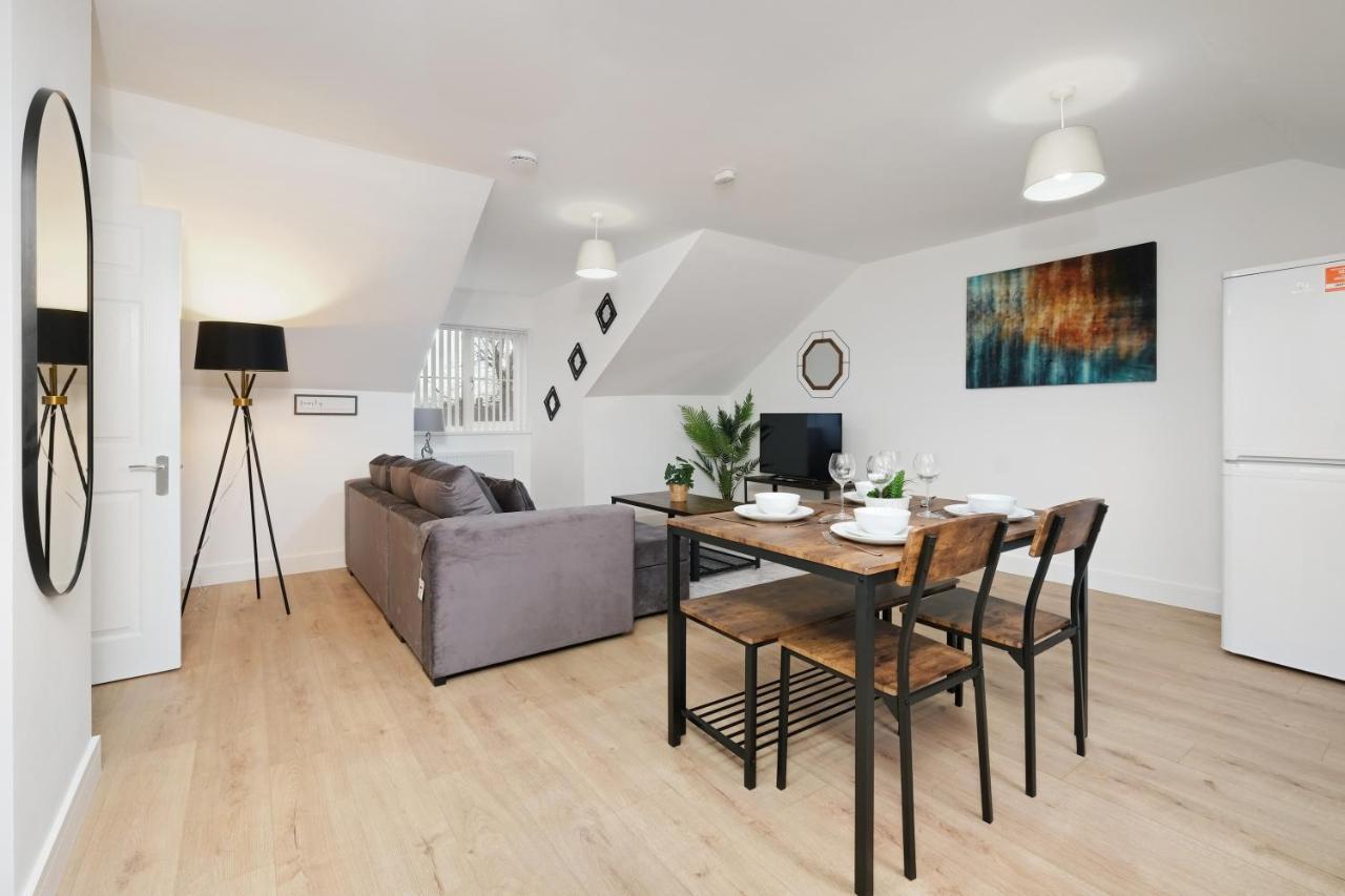 Pinewood Studios, Iver Slough Heathrow 1 & 2 Bedroom Apartments With Parking By Arista Living Esterno foto