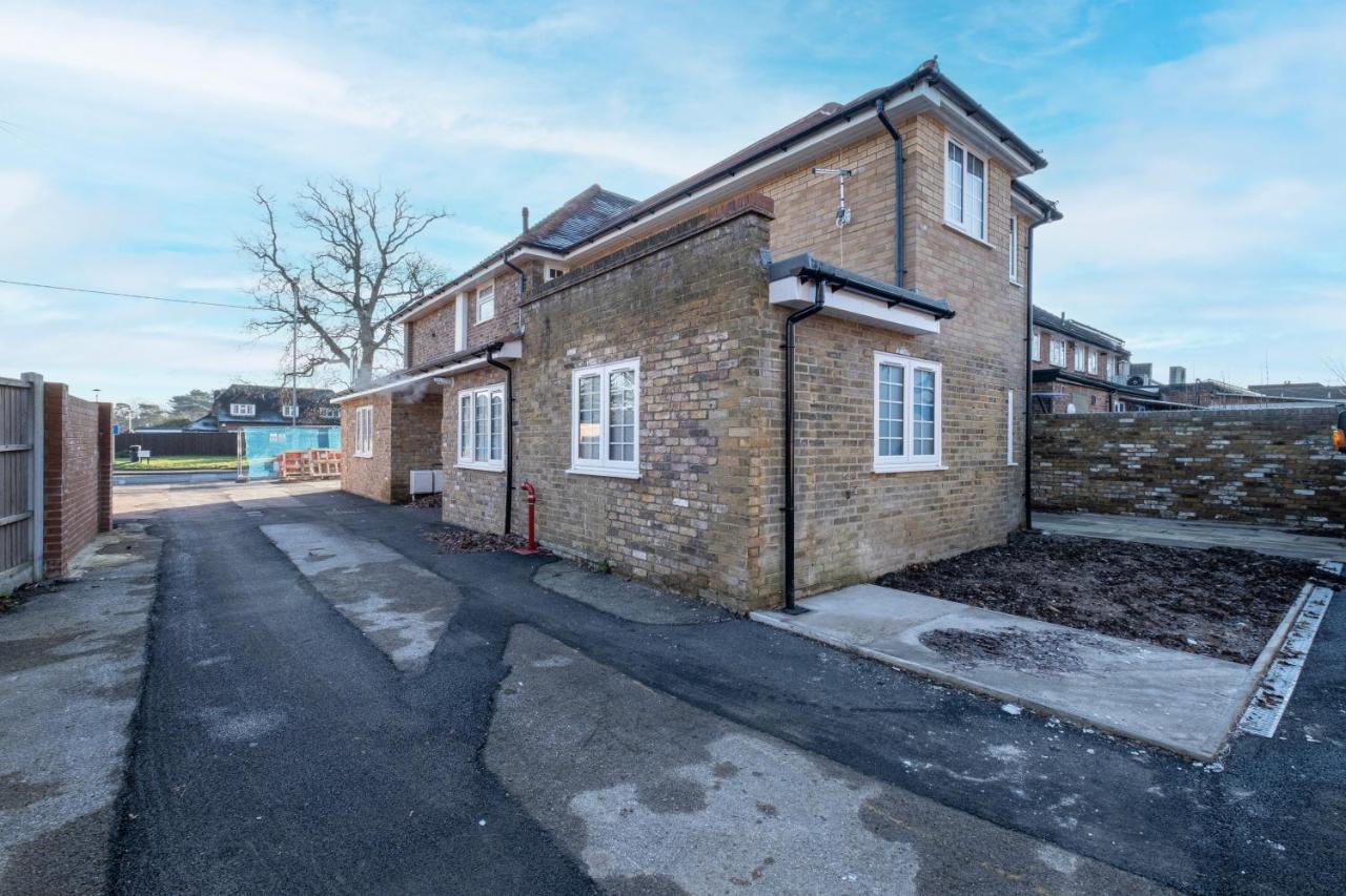 Pinewood Studios, Iver Slough Heathrow 1 & 2 Bedroom Apartments With Parking By Arista Living Esterno foto