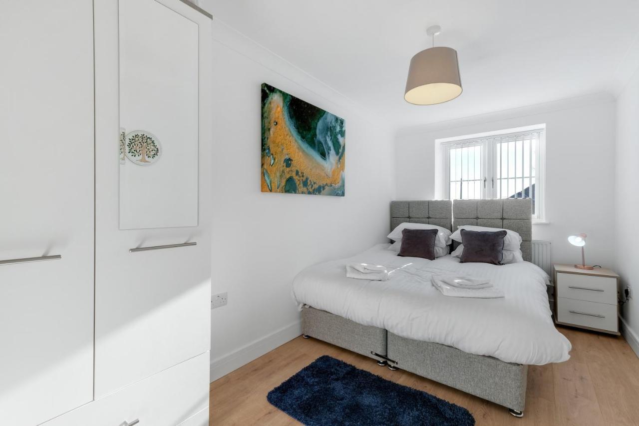 Pinewood Studios, Iver Slough Heathrow 1 & 2 Bedroom Apartments With Parking By Arista Living Esterno foto