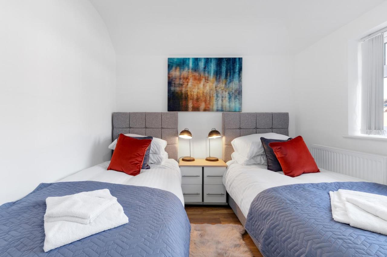 Pinewood Studios, Iver Slough Heathrow 1 & 2 Bedroom Apartments With Parking By Arista Living Esterno foto