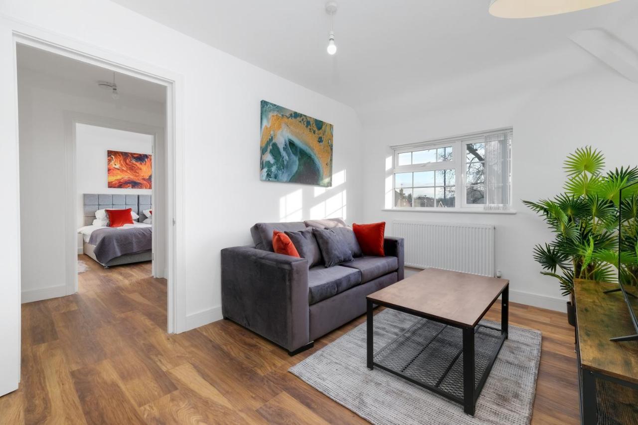 Pinewood Studios, Iver Slough Heathrow 1 & 2 Bedroom Apartments With Parking By Arista Living Esterno foto