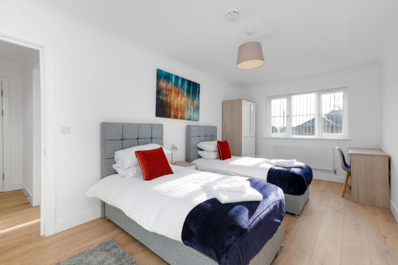 Pinewood Studios, Iver Slough Heathrow 1 & 2 Bedroom Apartments With Parking By Arista Living Esterno foto