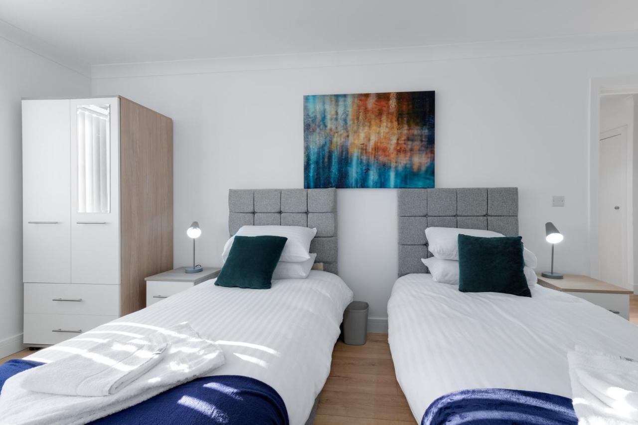 Pinewood Studios, Iver Slough Heathrow 1 & 2 Bedroom Apartments With Parking By Arista Living Esterno foto